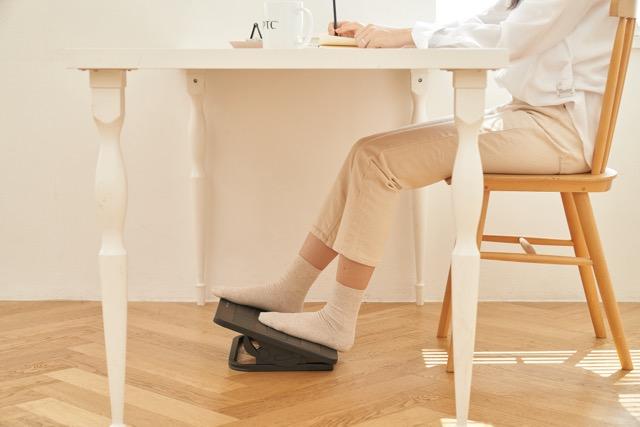 KomFort Footrest - Ergonomic Multi-Position Angle Adjustable Footrest 18