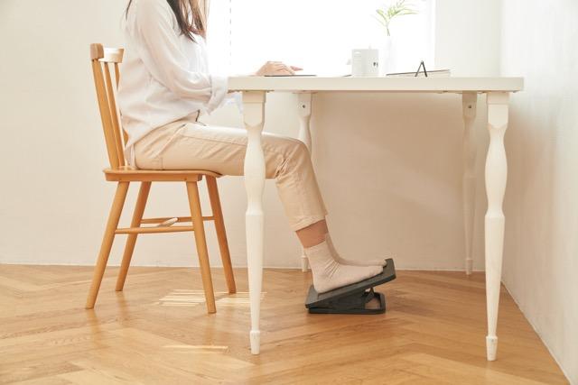 KomFort Footrest - Ergonomic Multi-Position Angle Adjustable Footrest 29